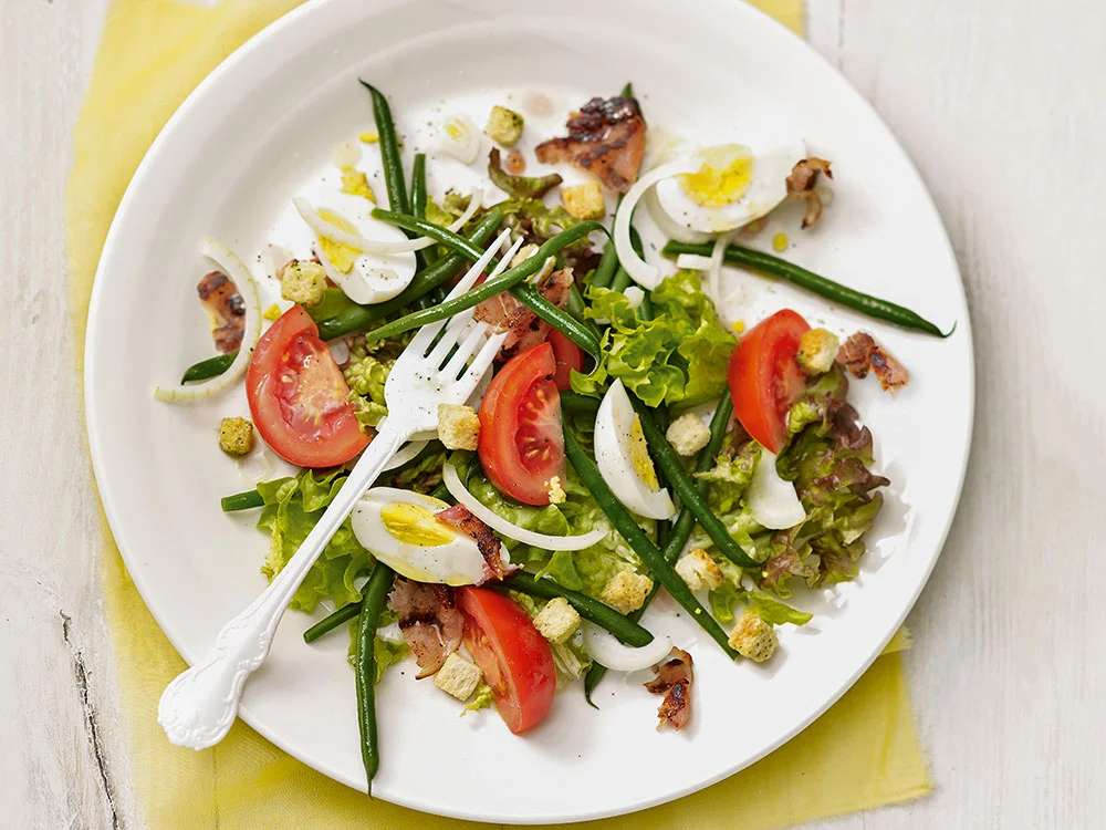 https://www.savoryonline.com/app/uploads/recipes/104087/bacon-egg-salad.jpg