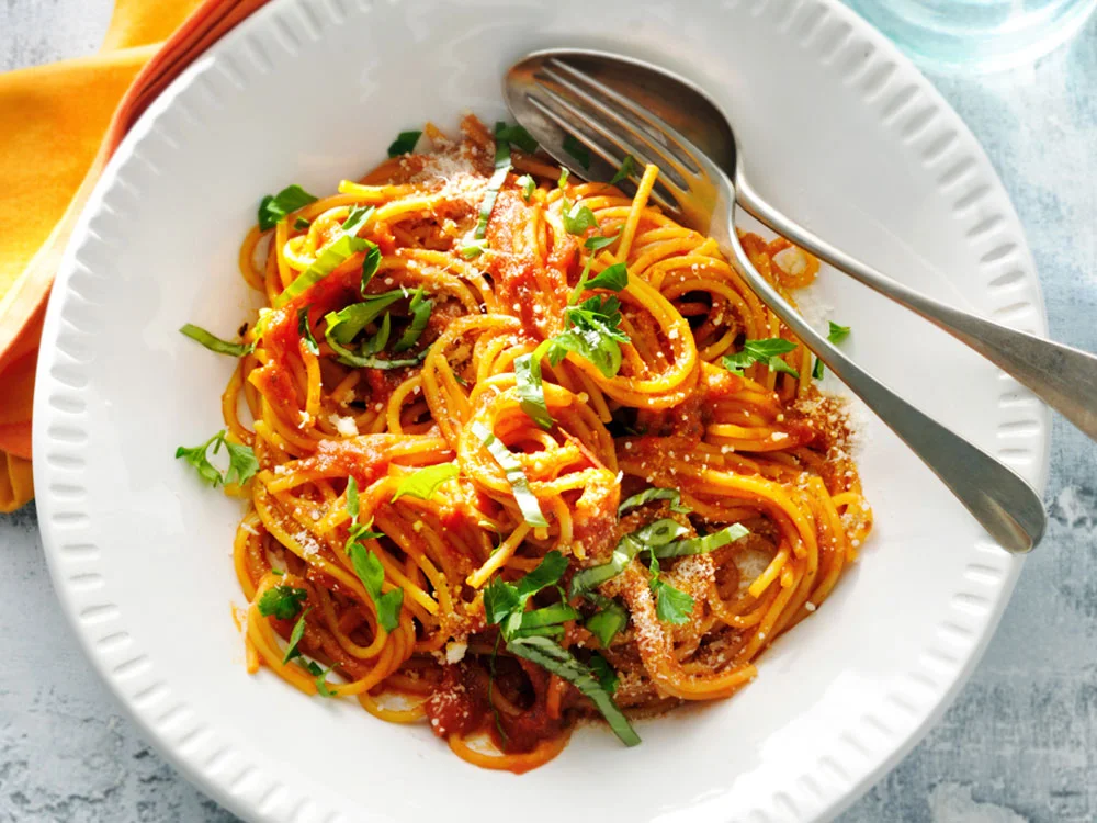 https://www.savoryonline.com/app/uploads/recipes/116602/one-pot-tomato-basil-spaghetti.jpg