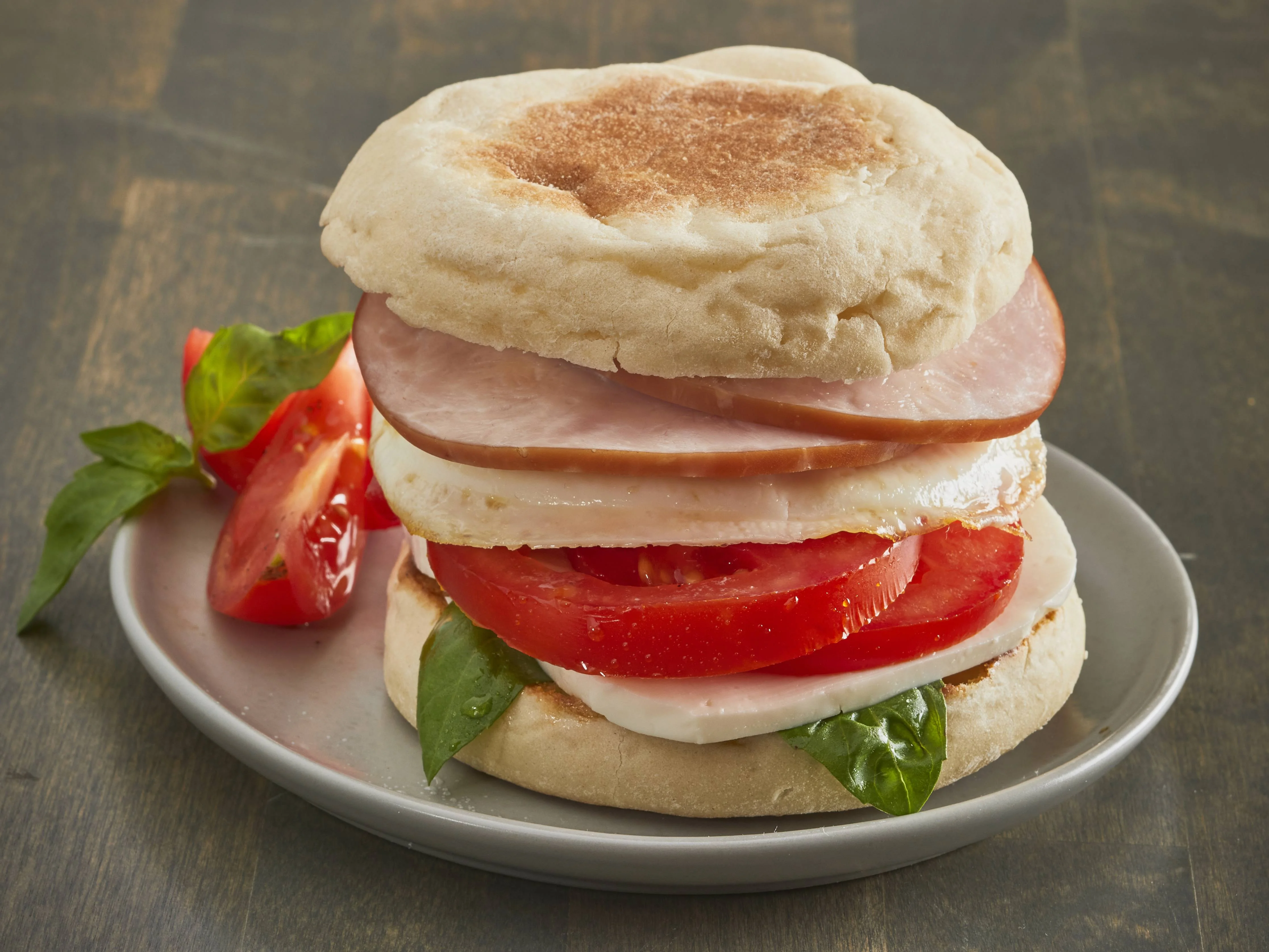 Tomato and Bacon Breakfast Sandwiches Recipe